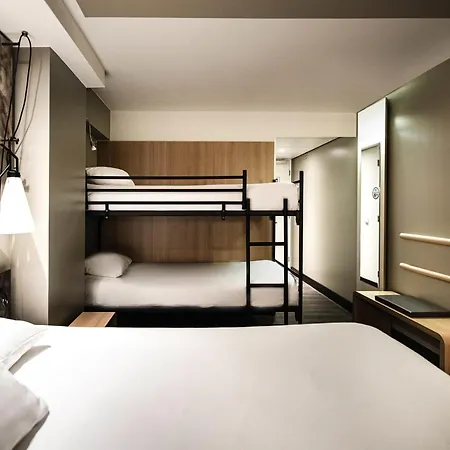 Ibis Amsterdam Centre-3